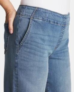 Pull-On Boyfriend Cropped Jeans
