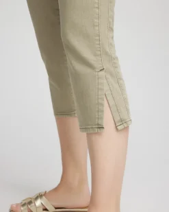 19" Pull-on Capri Jeans