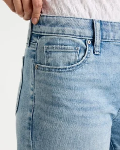 Relaxed Boyfriend Rolled Hem Jean