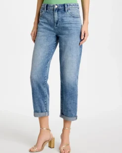 Relaxed Boyfriend Rolled Hem Jean