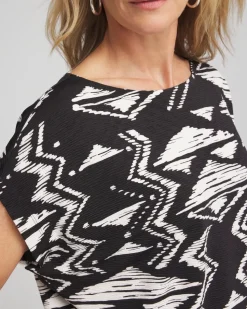 Travelers™ Crinkled Knit Geo-Print Top